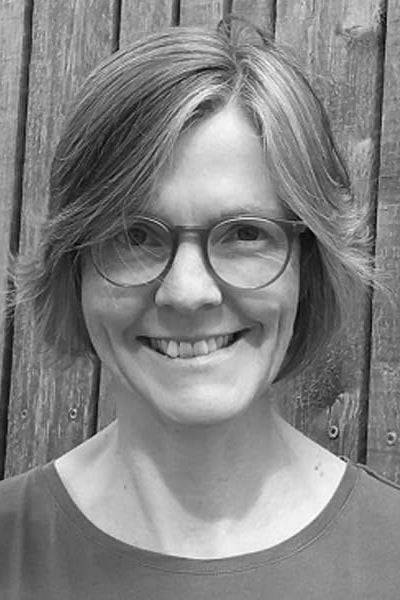 Wenn sieben müde kleine Hasen abends in ihr Bettchen rasen - The German Bookstore ZA