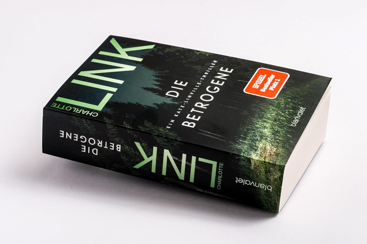 Die Betrogene: Ein Kate-Linville-Thriller, Band 1